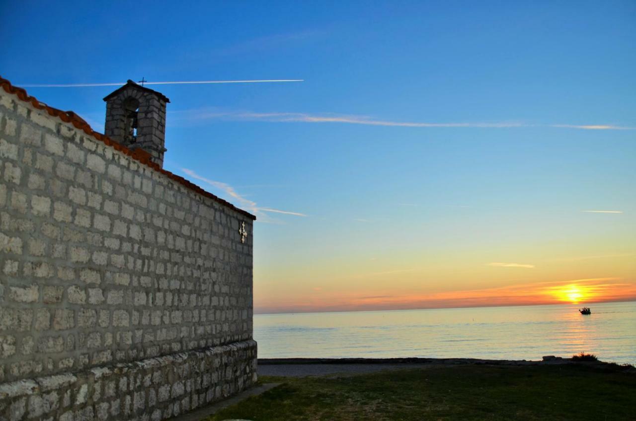 Apartments Sv. Pelegrin Umag Exterior photo